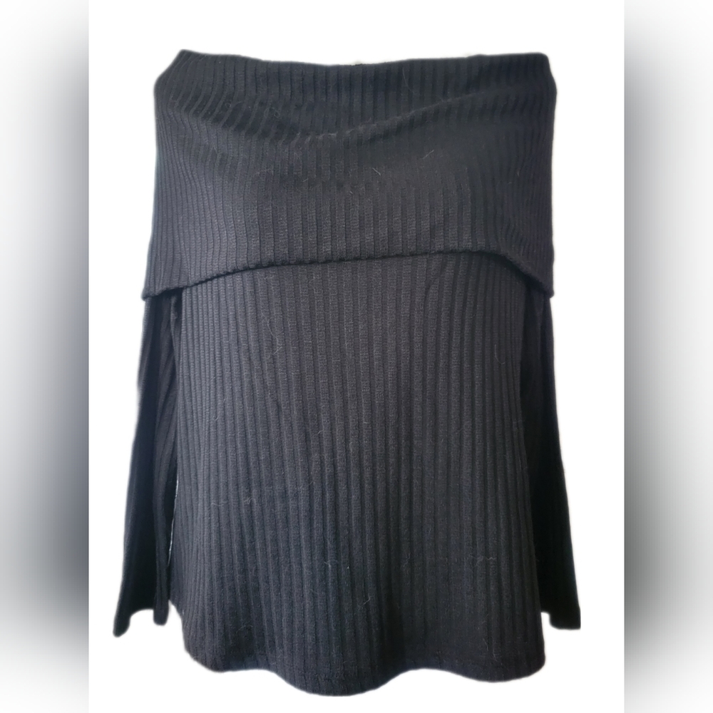 Off the Shoulder Knit Shirt